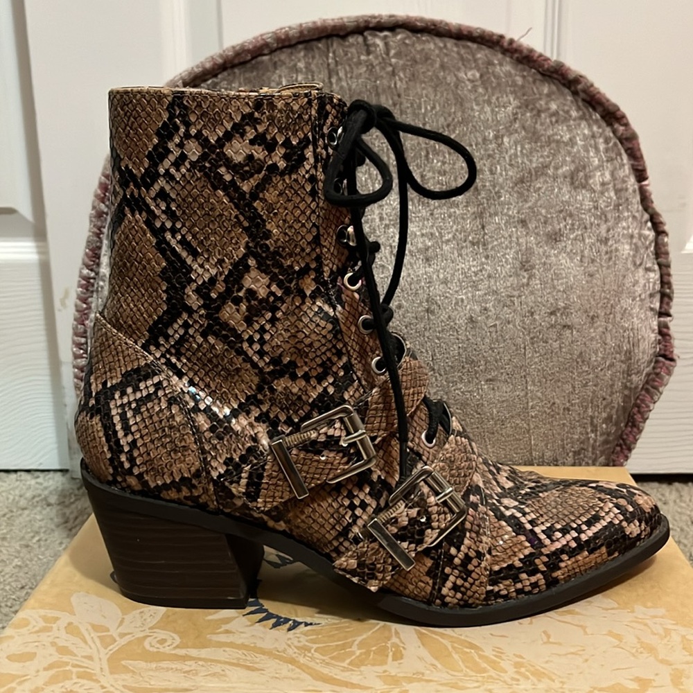 Express sz 7.5 Faux Python lace up double buckle booties